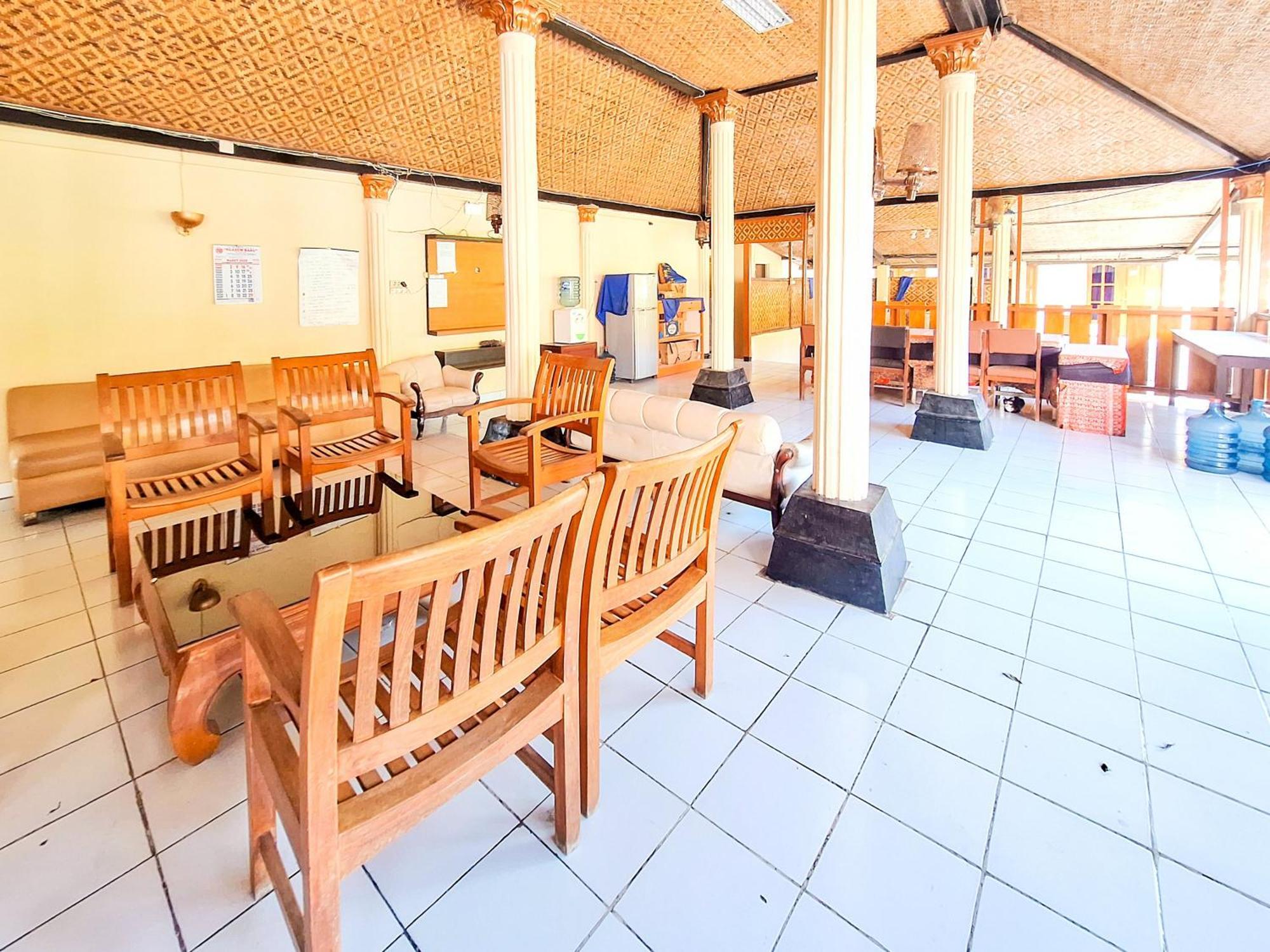 Hotel Family Syariah 1 Parangtritis Redpartner Buitenkant foto